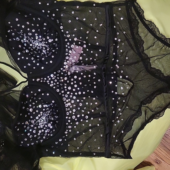 VICTORIA'S SECRET - Picture 4 of 4